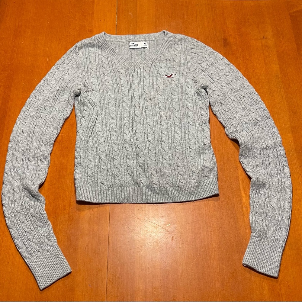 Hollister Gray Crew Neck Cable Knit Sweater